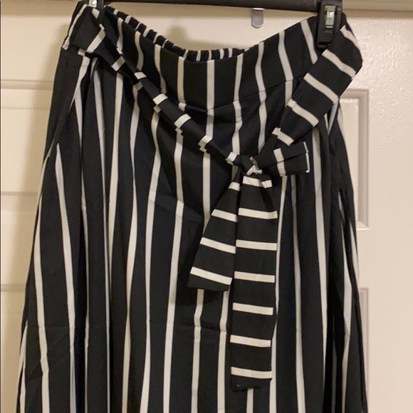 Striped maxi skirt - Picture 2 of 2